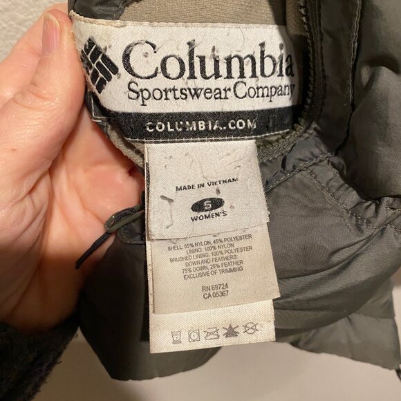 Columbia‎ Women’s Green Puffer Vest Small Faux Fur Collar Down-Filled - Picture 4 of 5